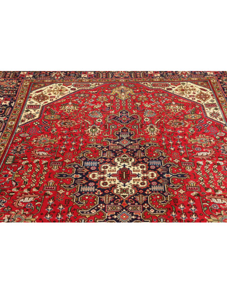 Tabriz 197x300 Cm Tabriz, Persia, Hand-carded Wool warp: