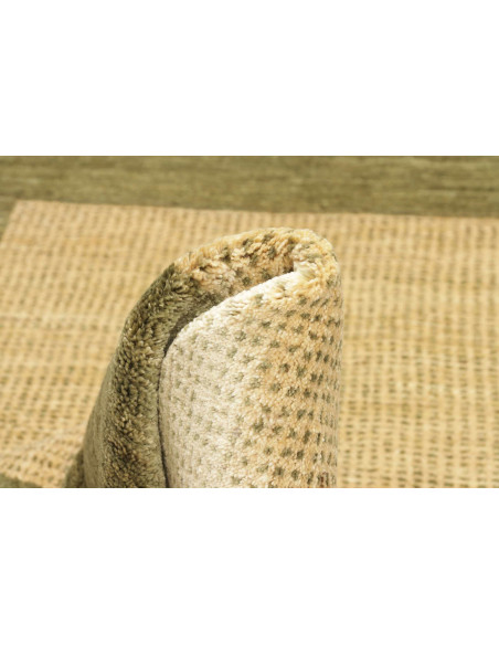 Shayan 200x307 Cm Shayan, Pakistan, Hand-carded Wool (cotton