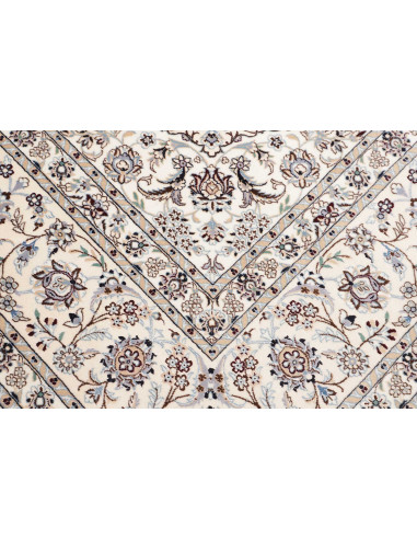 Authentic Persian Nain 6La rug in wool and silk. Elegant central medallion, floral motifs, cream, blue, grey colors. Superior qu