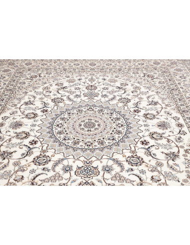 Authentic Persian Nain 6La rug in wool and silk. Elegant central medallion, floral motifs, cream, blue, grey colors. Superior qu