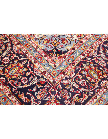 Tappeto Ardakan persiano rosso e blu, in lana cardata a mano. Medaglione centrale floreale, alta densità nodi. Acquista un class