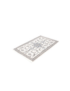 Discover the Persian Nain Kashmar rug. Featuring a central medallion and floral motifs, made of wool and silk. Ivory and blue to 2
