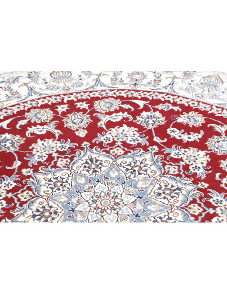 Tappeto rotondo Nain Kashmar persiano. Medaglione floreale rosso, avorio e blu in lana e seta. Artigianato classico.