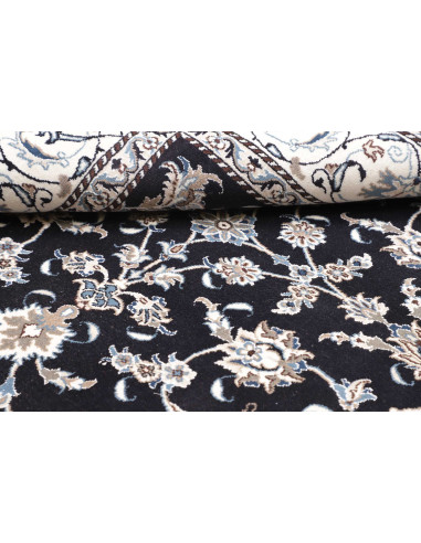 Tappeto Nain Kashmar persiano annodato a mano. Design floreale blu notte e crema, con lana e seta. Alta densità, stile classico.