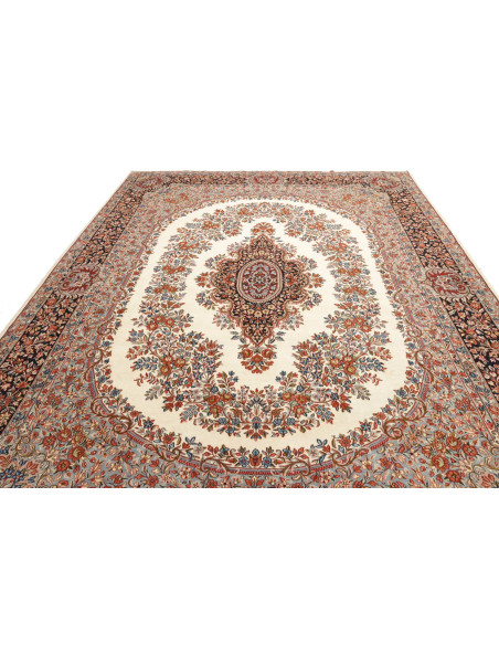 Rawar Sherkat 291x403 Cm Rawar Sherkat, Persia, Hand-carded